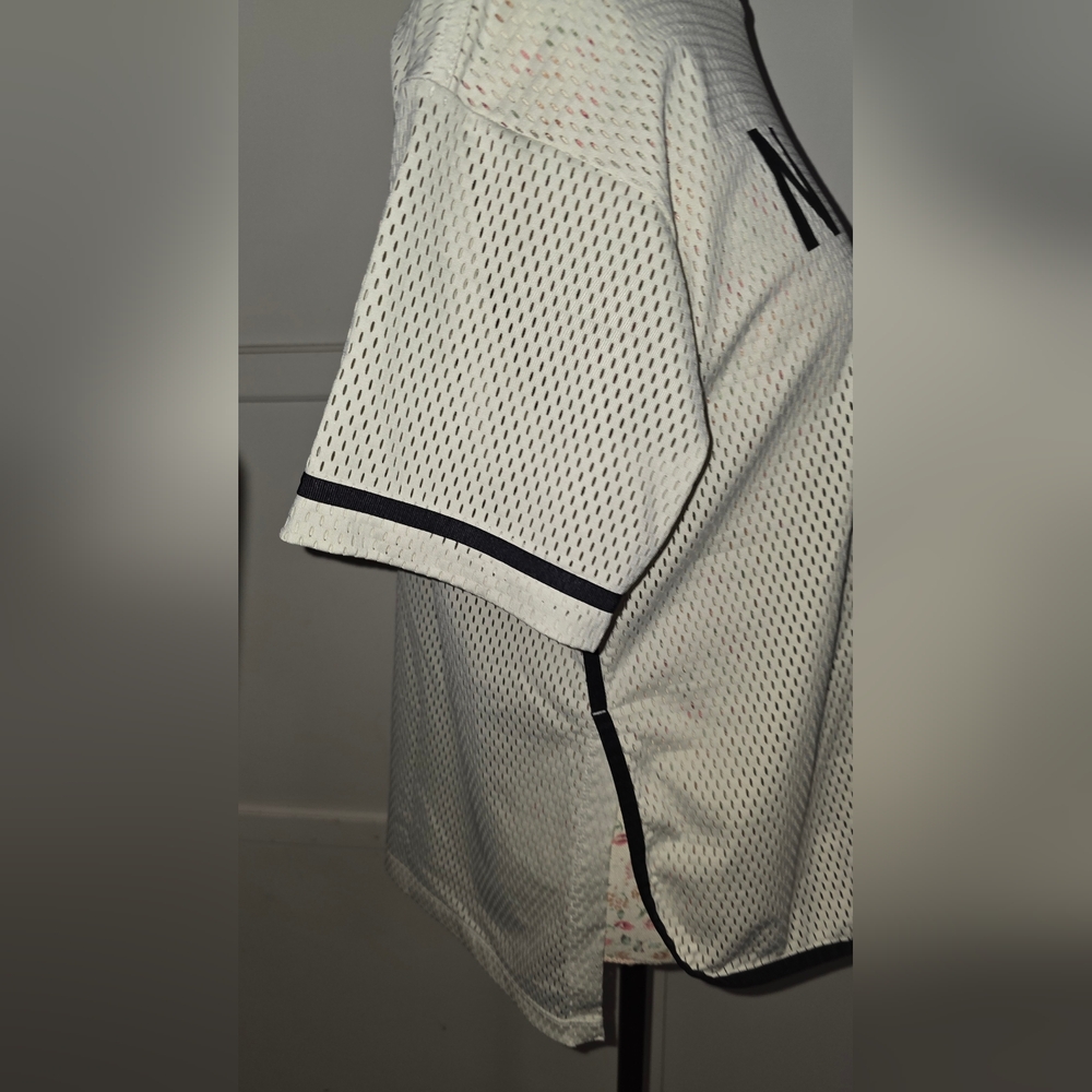 Nike White Boxy Short Sleeve T-Shirt SIZE MEDIUM - Picture 3 of 7